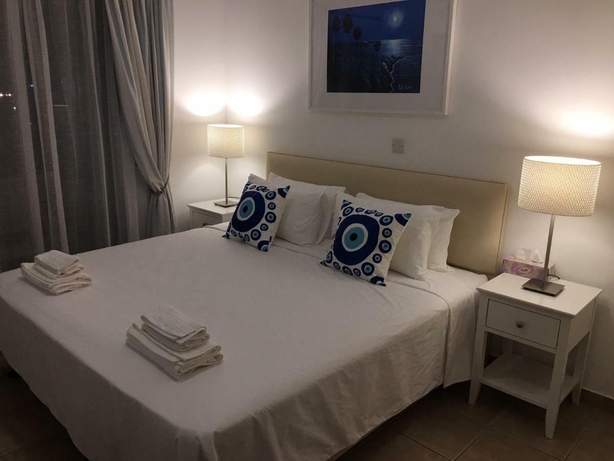 Kings Palace - Fabulous Pool-Side 2 Bed Apartment Paphos Extérieur photo
